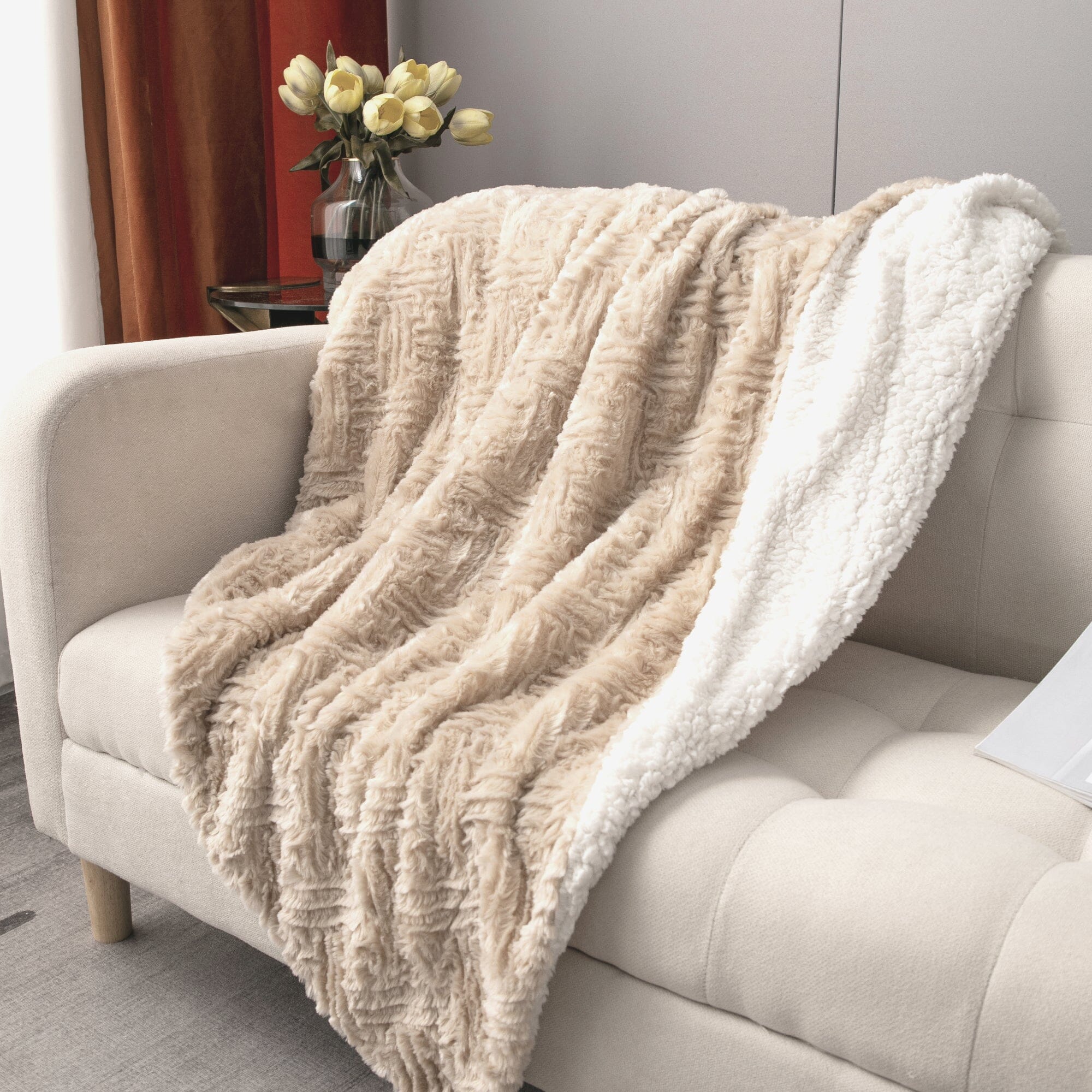 DaDalogy Bedding Champagne Ivory Faux Fur Throw Blanket - Dreamy Gold