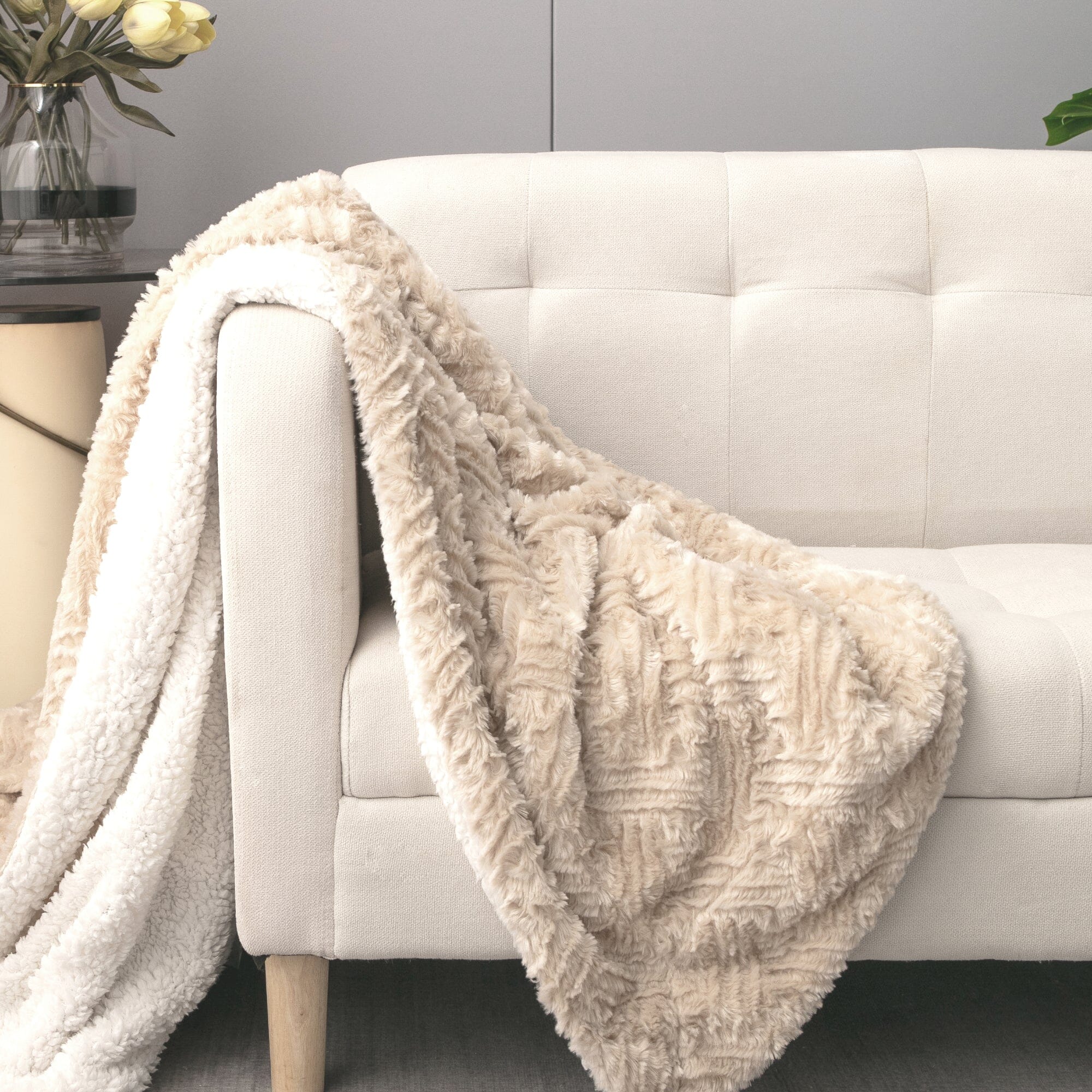 DaDalogy Bedding Champagne Ivory Faux Fur Throw Blanket - Dreamy Gold