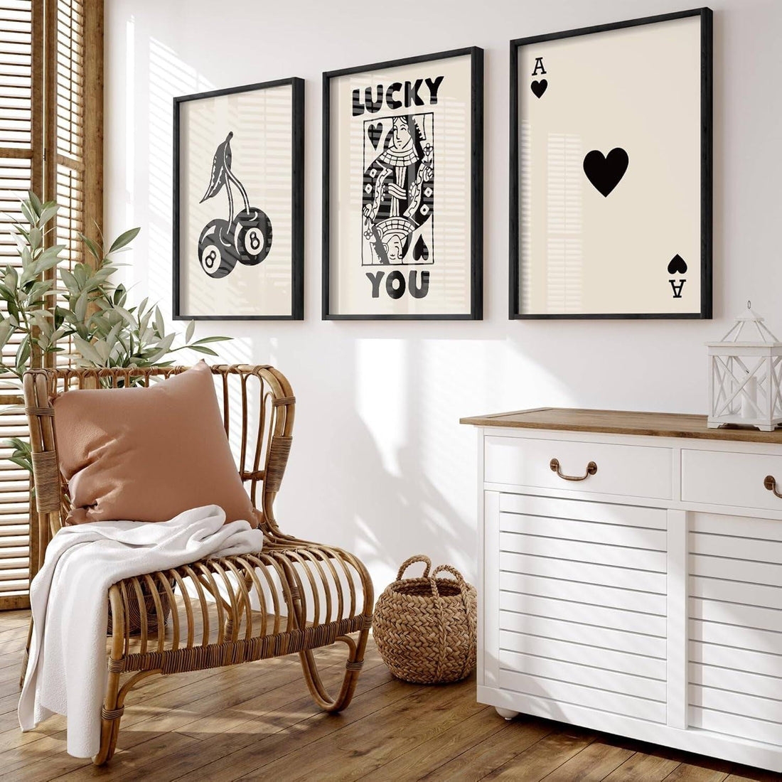 Retro Poker Prints: Queen of Hearts Wall Decor