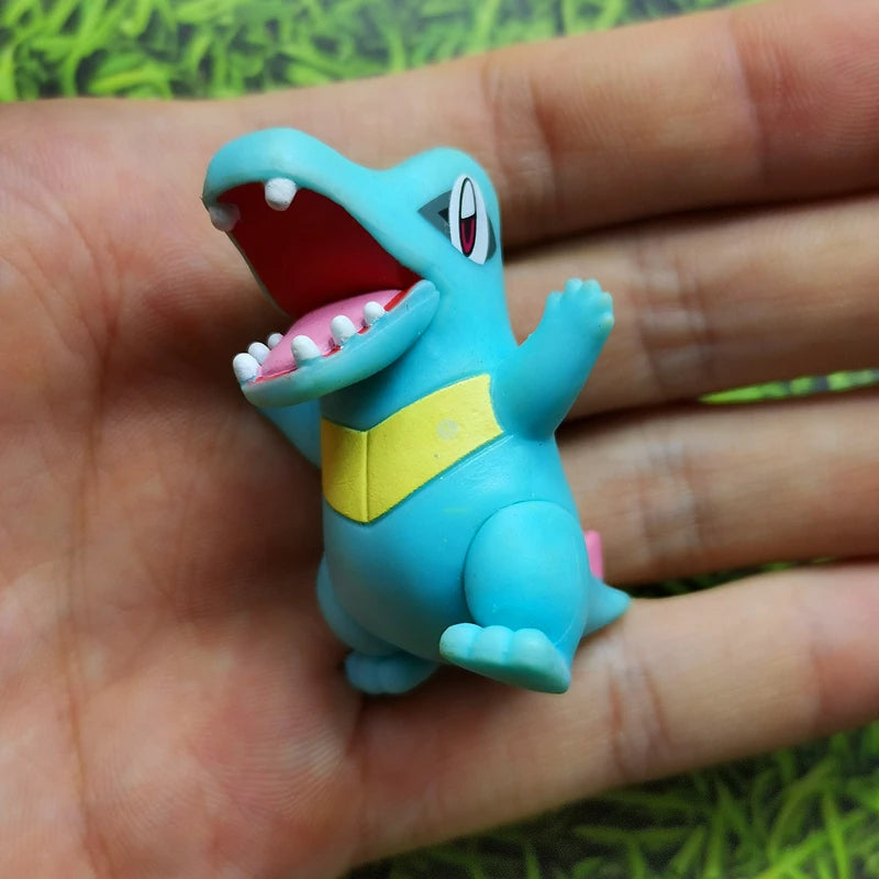 Genuine Pokemon 4cm Mew Cubone Snorlax Eevee Totodile Larvitar Jigglypuff Anime Action Figure Toys Dolls Child Birthday Gift