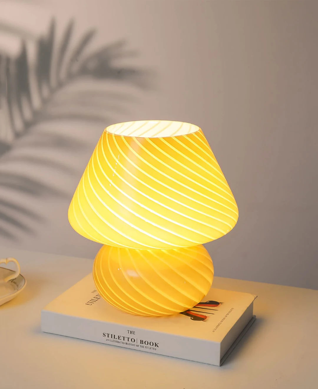 AC-Powered Large Glass Mushroom Lamp LED Mushroom Desk Light with E27 Tricolored Bulb Classic Nightstand Light for Room Decor