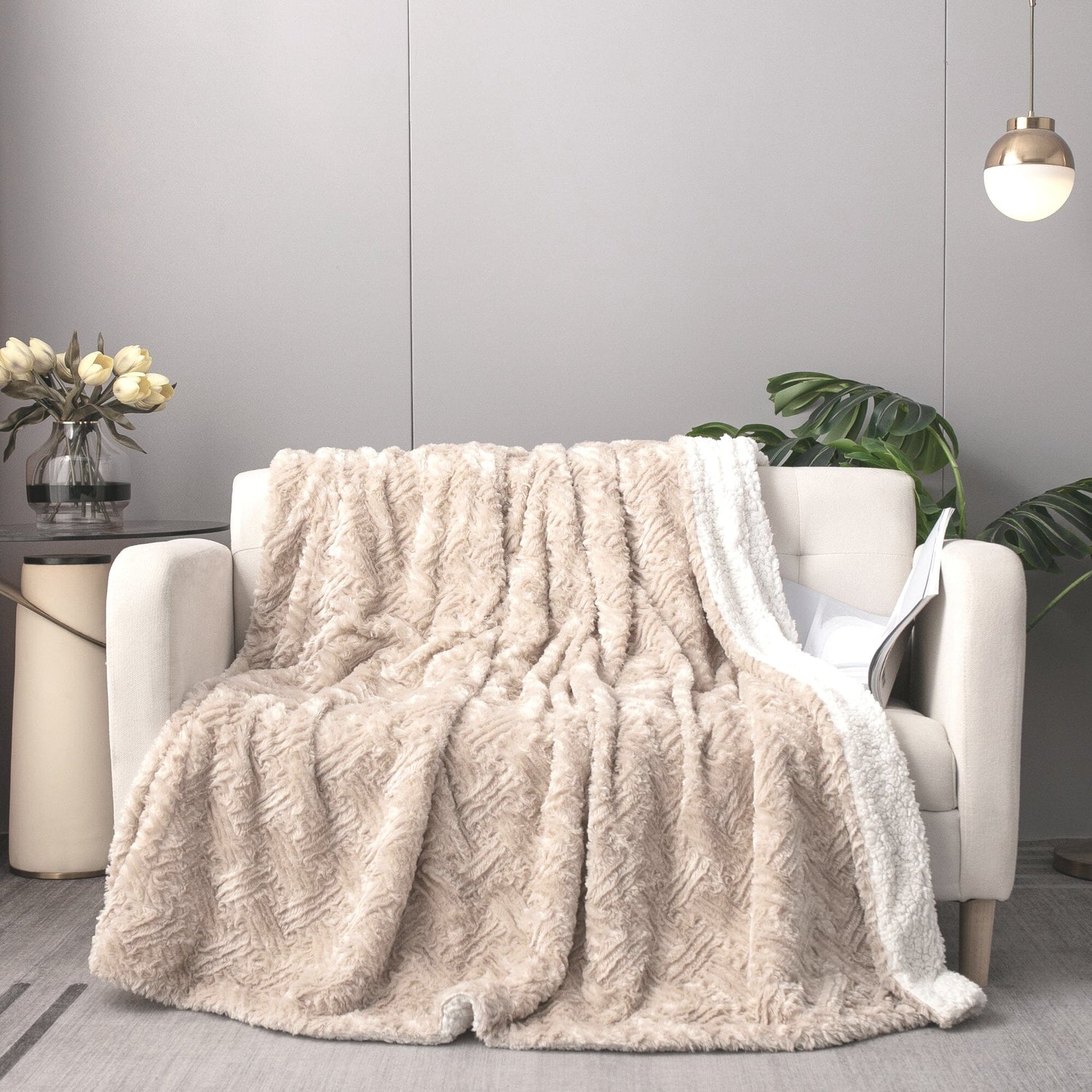 DaDalogy Bedding Champagne Ivory Faux Fur Throw Blanket - Dreamy Gold