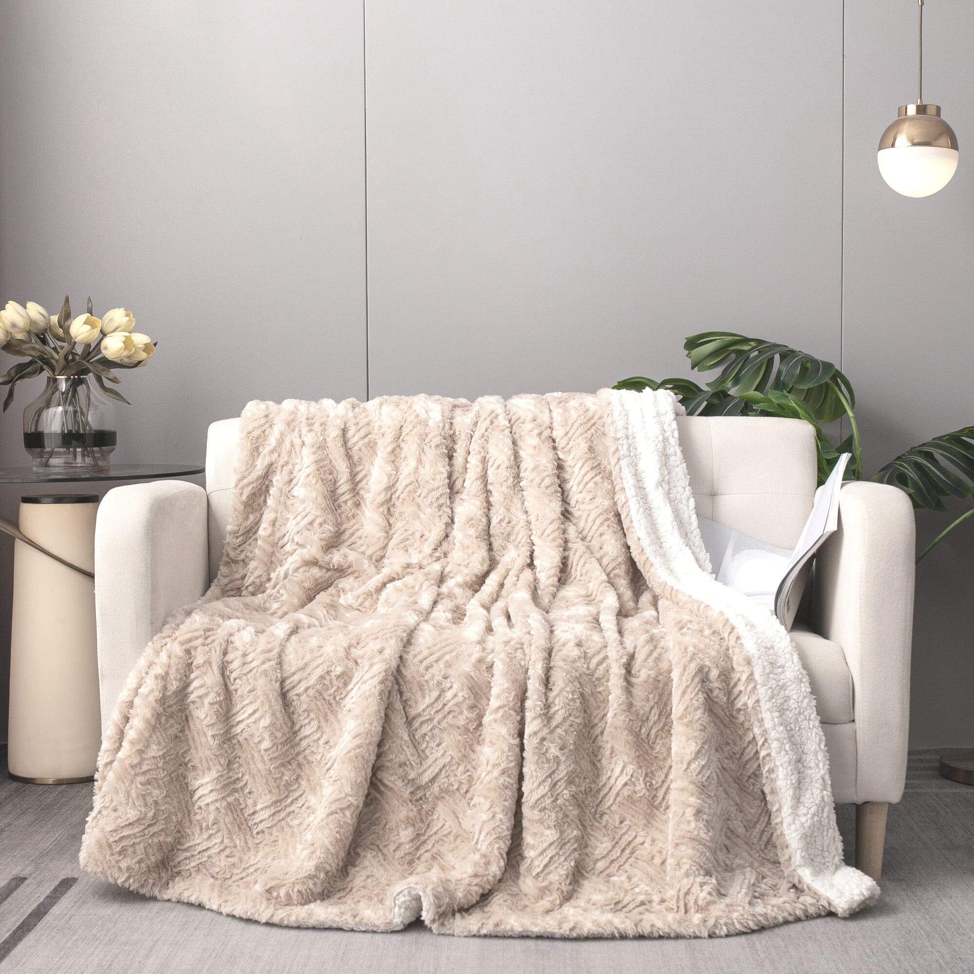 DaDalogy Bedding Champagne Ivory Faux Fur Throw Blanket - Dreamy Gold