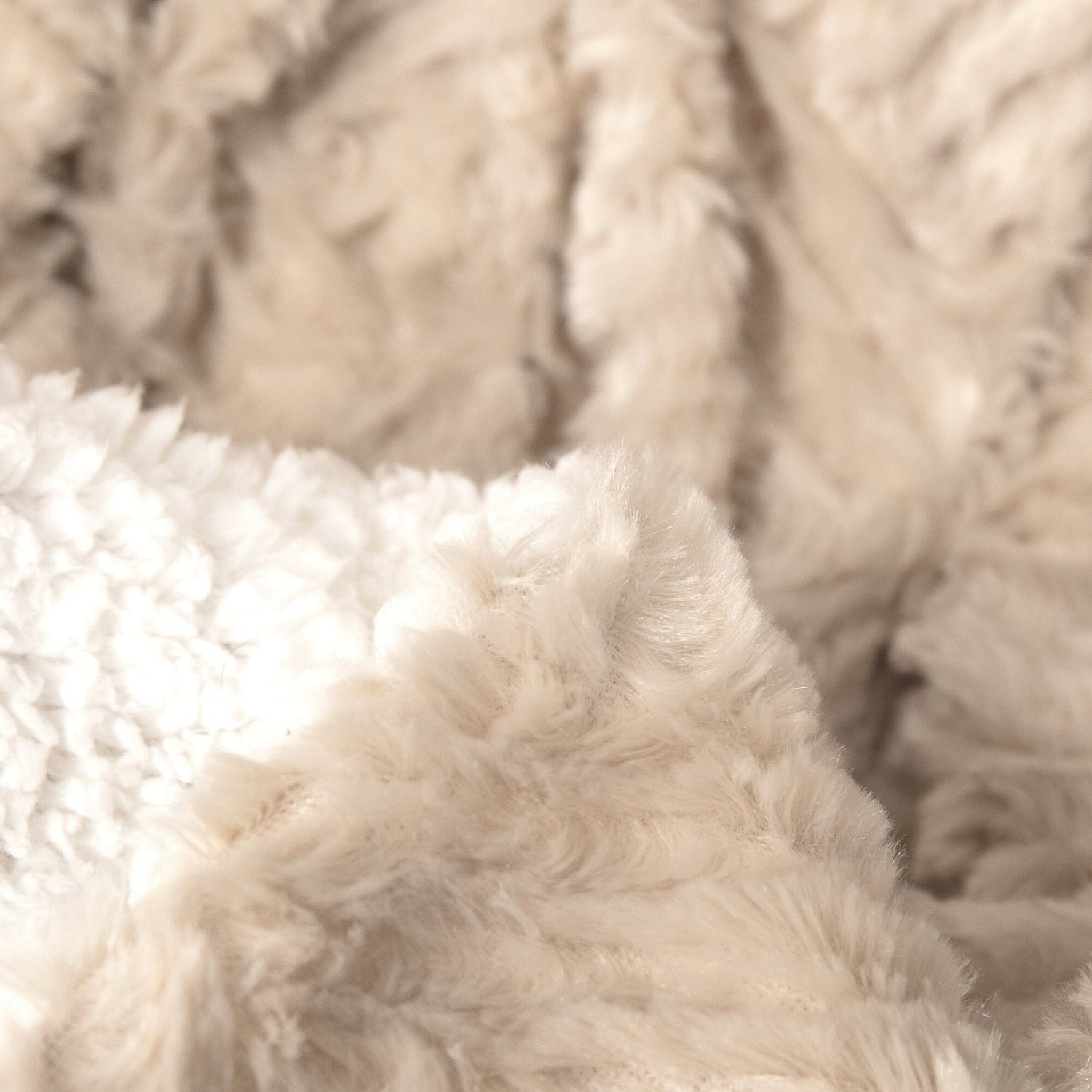 DaDalogy Bedding Champagne Ivory Faux Fur Throw Blanket - Dreamy Gold