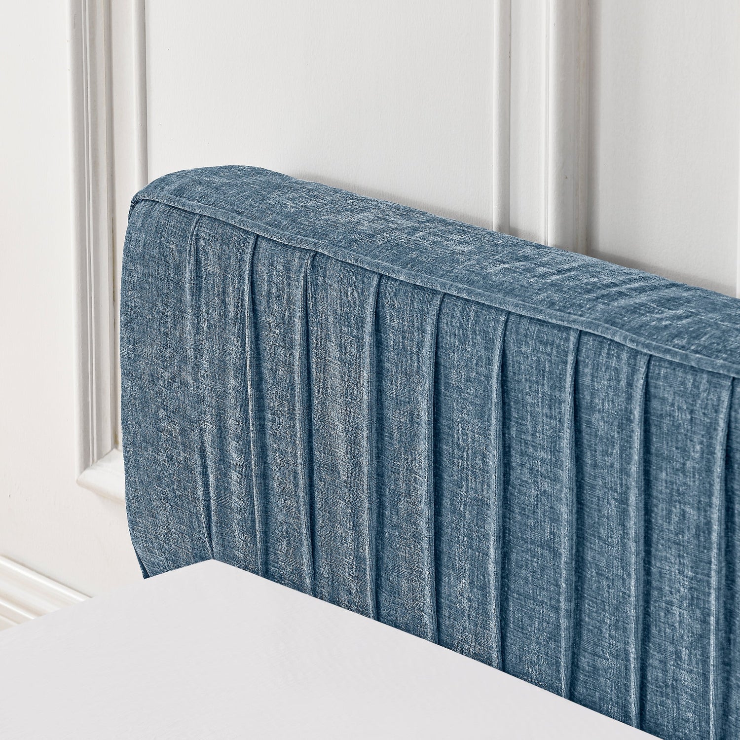 Modern Queen Size Upholstered Bed Frame with Pleated Chenille Fabric