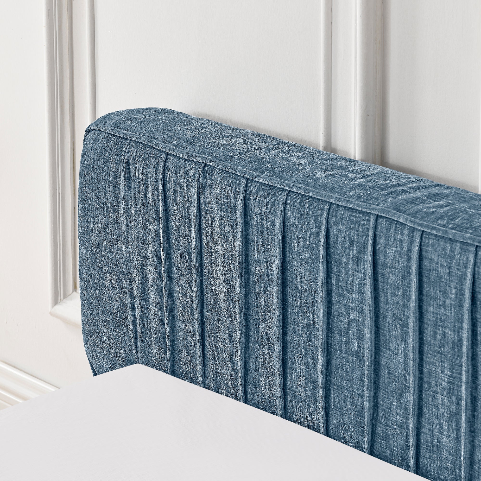 Modern Queen Size Upholstered Bed Frame with Pleated Chenille Fabric
