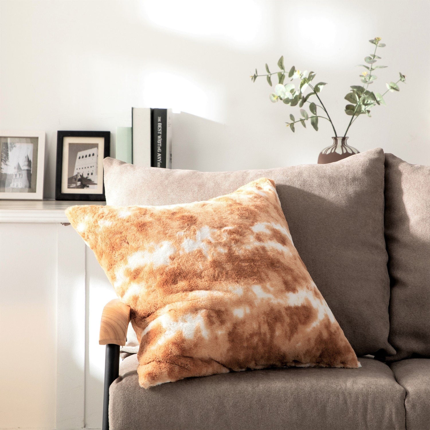 DaDa Bedding Amber Orange Brown &amp; White Cozy Faux Fur Euro Throw