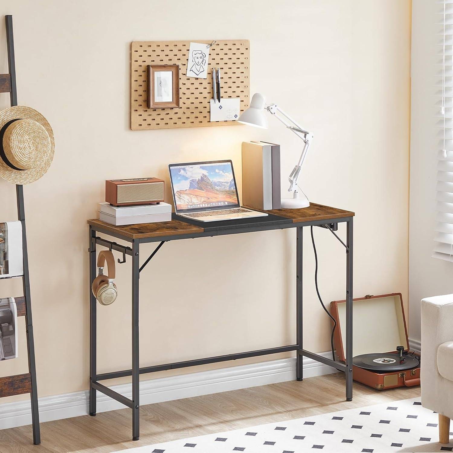Computer Desk, Home Office Desk with Power Outlet, Modern Study