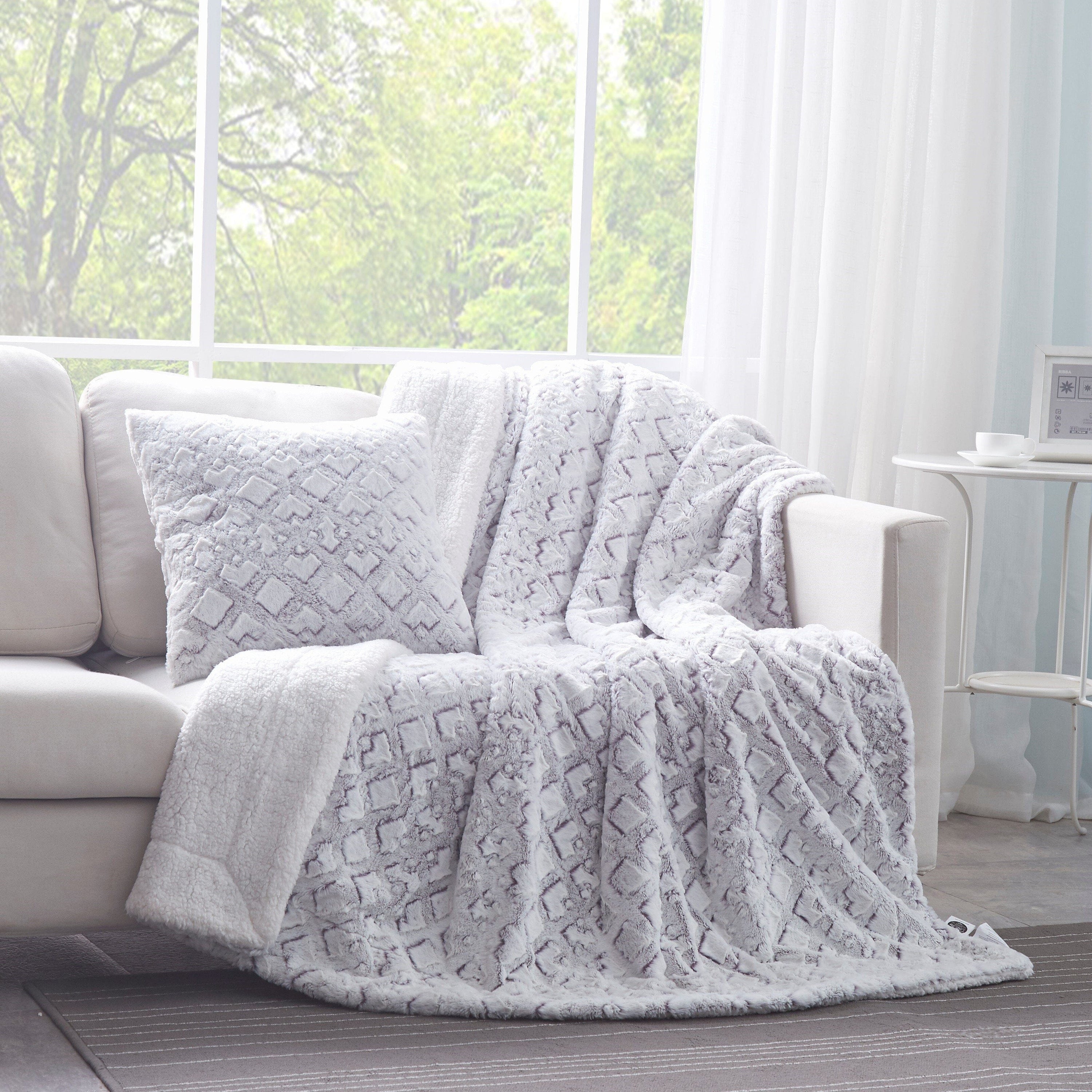 DaDa Bedding Dreamy Milky Way White &amp; Purple Embossed Faux Fur Euro