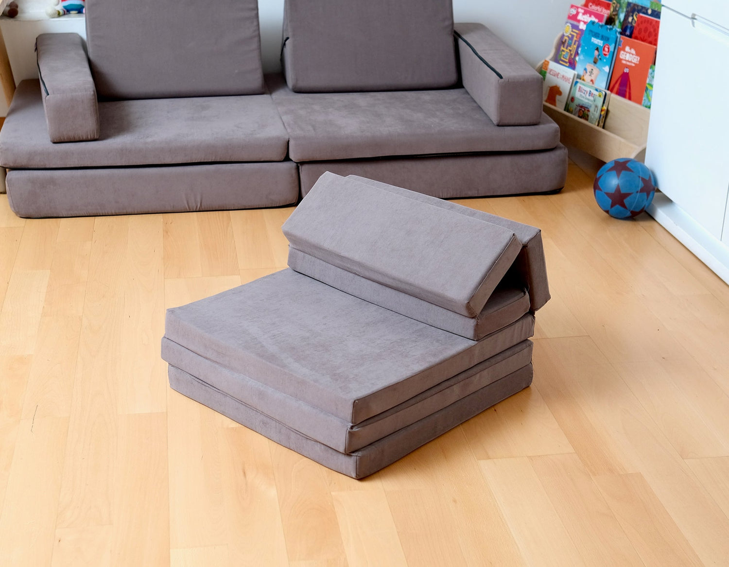 Transformable Kids Play Mat and Couch for Playtime and Relaxation