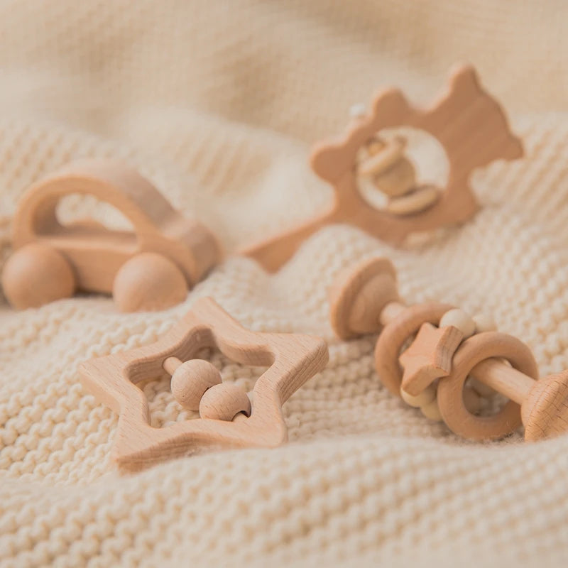 Baby Toys Wooden Rattles Sets Beech Hand Teething Cartoon Animal Bear Baby Rattles Musical Montessori Educational Toy Gifts