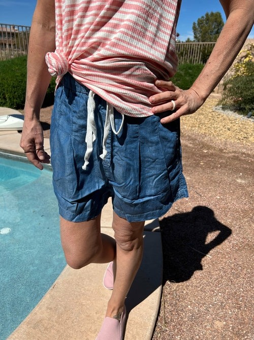 Chambray drawstring ruffle waist short
