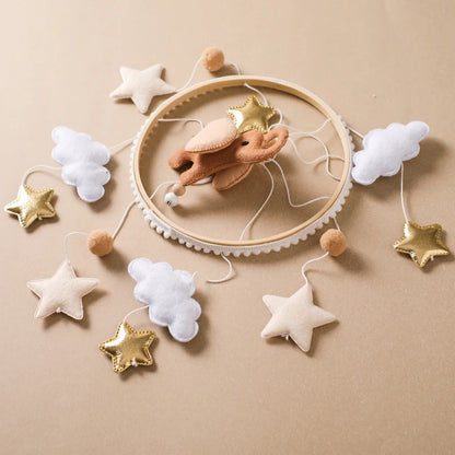 Wooden Baby Rattle Mobile 0-12Month Soft Felt Cartoon Sheep Star Moon Newborn Music Box Hanging Bed Bell Mobile Crib Bracket Toy