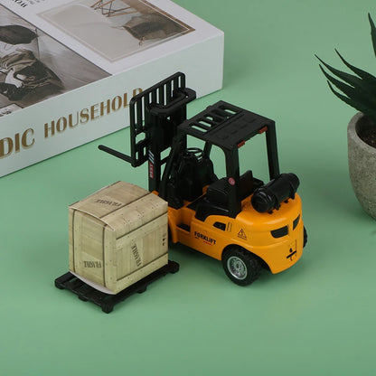 Alloy Die-Cast Model Vehicle Construction Forklift Friction Toy W/ Cargo Pallet Interactive Toy For Boys Girls Xmas Gift