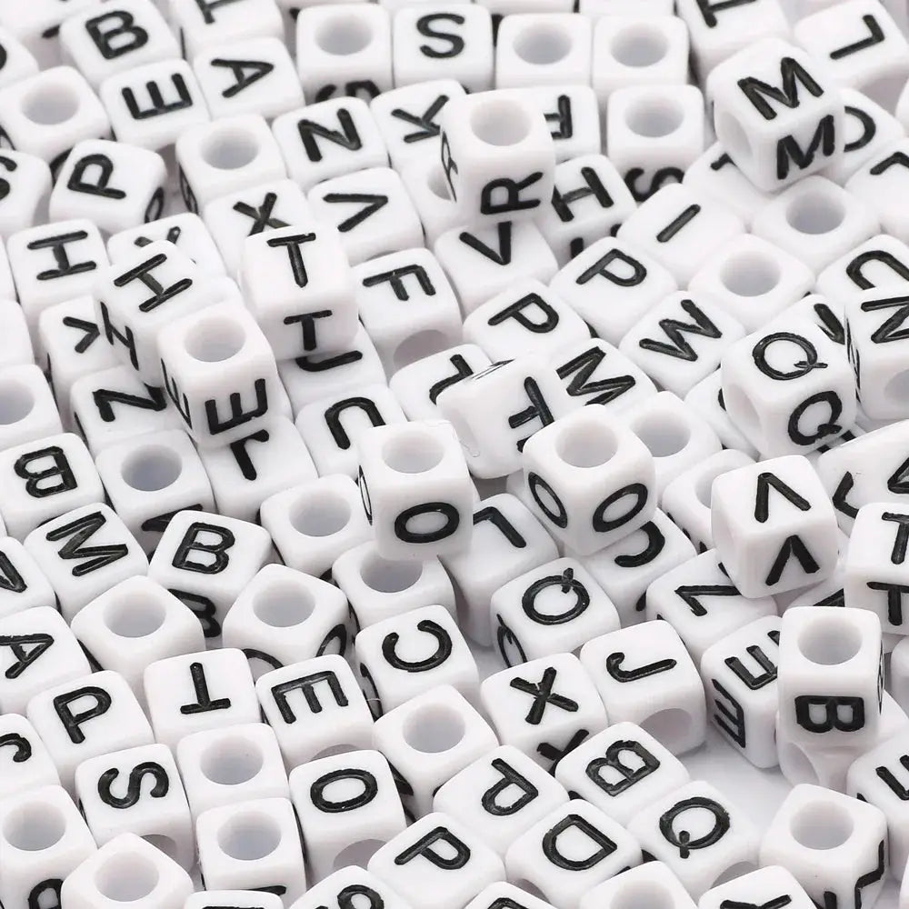 100pcs Square White and Black Mixed Letter Acrylic Beads Cube Loose Spacer Alphabet Beads For Jewelry Making Diy Accessories