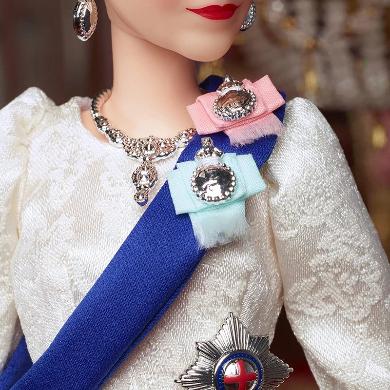 Her Majesty Queen Elizabeth II Action Figure Collection Barbie Doll Ornament Queen of England Figurine Model Toys Christmas GIft