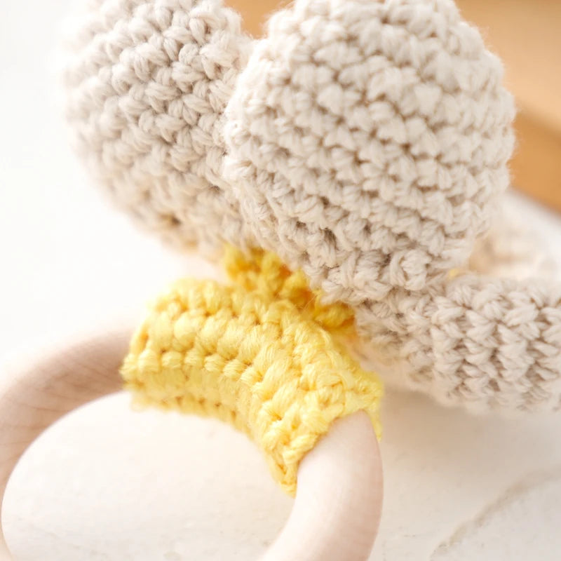 1pc Baby Rattles Crochet Flower Rattle Toy Wood Ring Baby Teether Rodent Infant Gym Mobile Rattles Newborn Educational Toys Gift