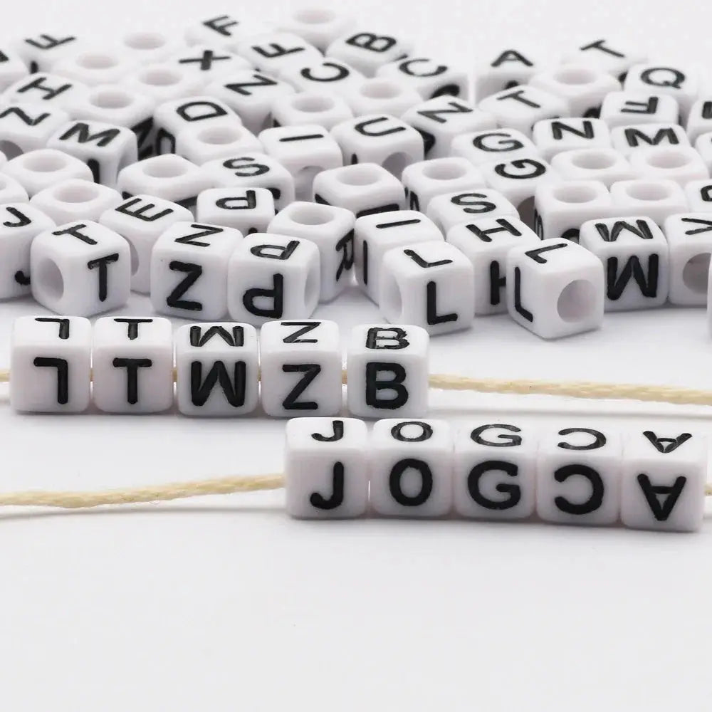 100pcs Square White and Black Mixed Letter Acrylic Beads Cube Loose Spacer Alphabet Beads For Jewelry Making Diy Accessories