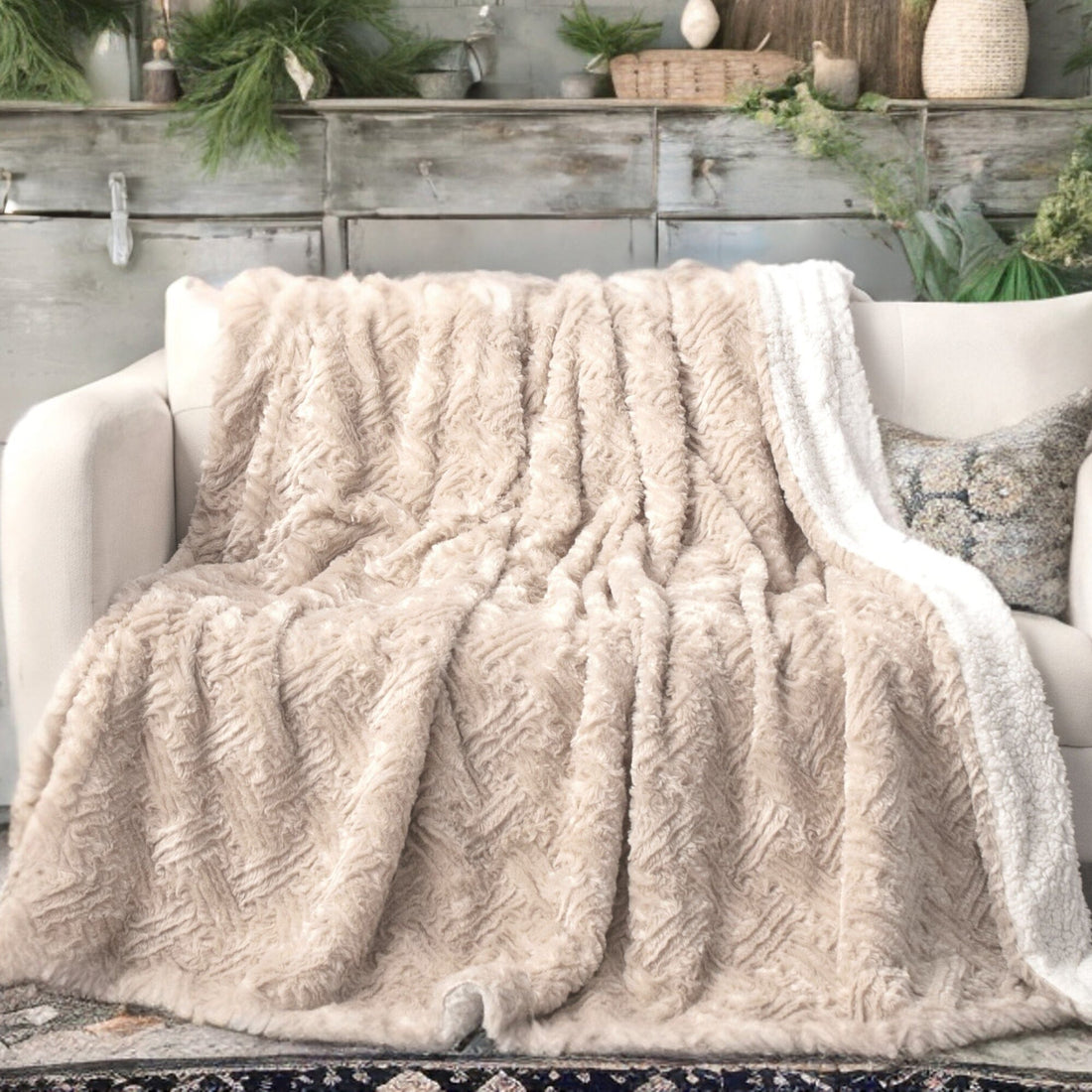 DaDalogy Bedding Champagne Ivory Faux Fur Throw Blanket - Dreamy Gold