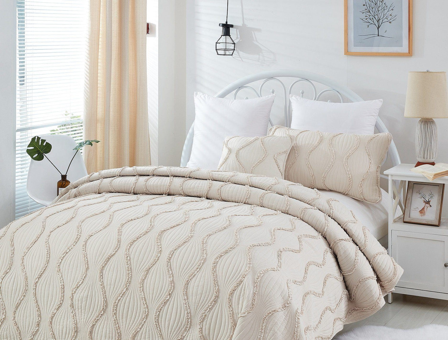 DaDa Bedding Soft Charming French Country Ruffles Quilted Cotton