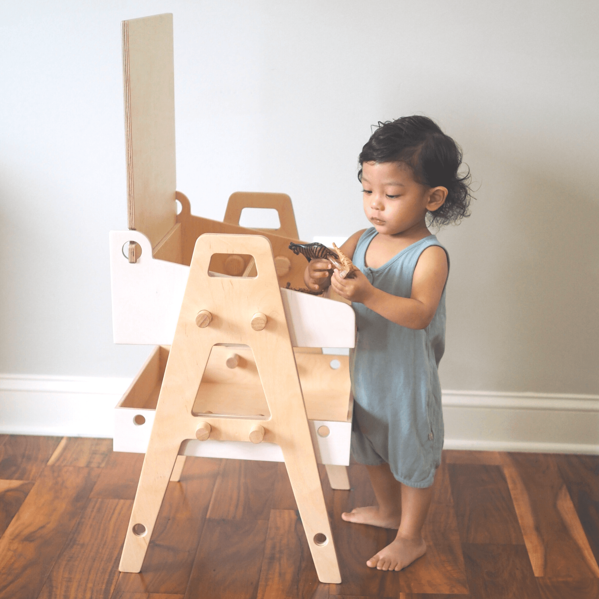 Chalkboard Art table - Montessori art table